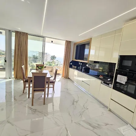 Bistrica Sea View شقة *